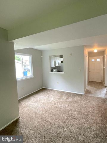 9 WELLINGTON DR, Newark, DE 19702