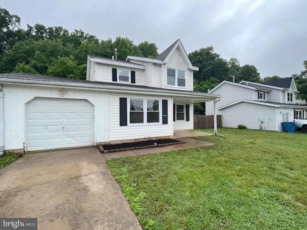 9 WELLINGTON DR, Newark, DE 19702