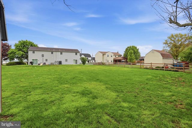 107 N LINE RD, Stevens, PA 17578
