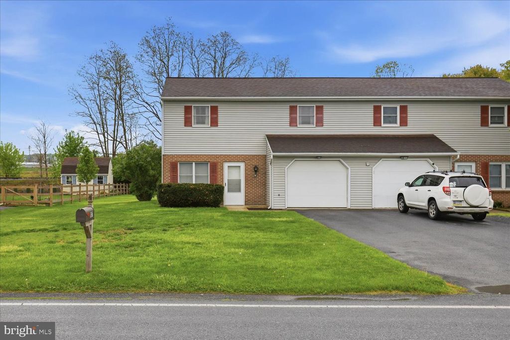 107 N LINE RD, Stevens, PA 17578