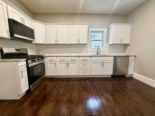 4 Arch St, New Bedford, MA 02740