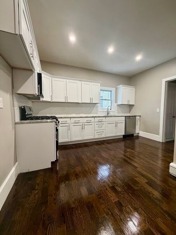 4 Arch St, New Bedford, MA 02740