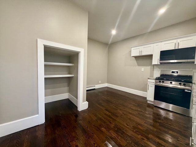 4 Arch St, New Bedford, MA 02740