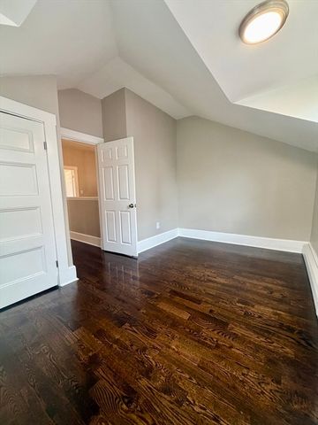 4 Arch St, New Bedford, MA 02740