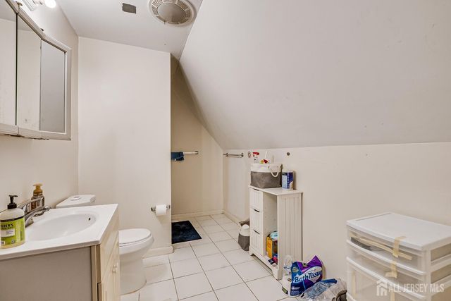 93 Easton Avenue, New Brunswick, NJ 08901