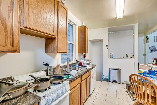 93 Easton Avenue, New Brunswick, NJ 08901