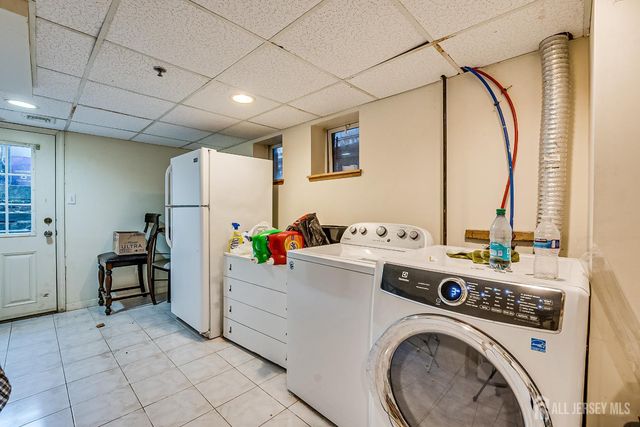 93 Easton Avenue, New Brunswick, NJ 08901