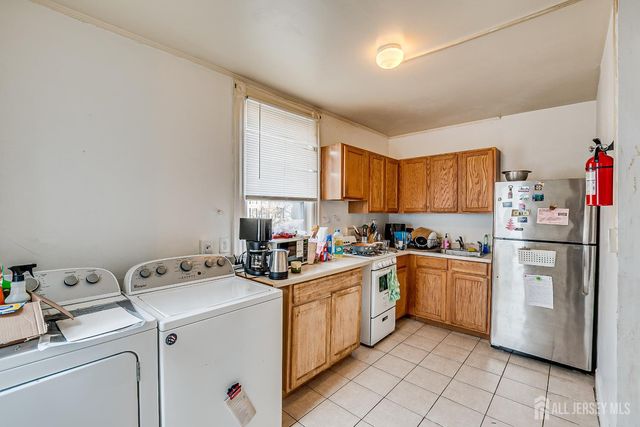 93 Easton Avenue, New Brunswick, NJ 08901