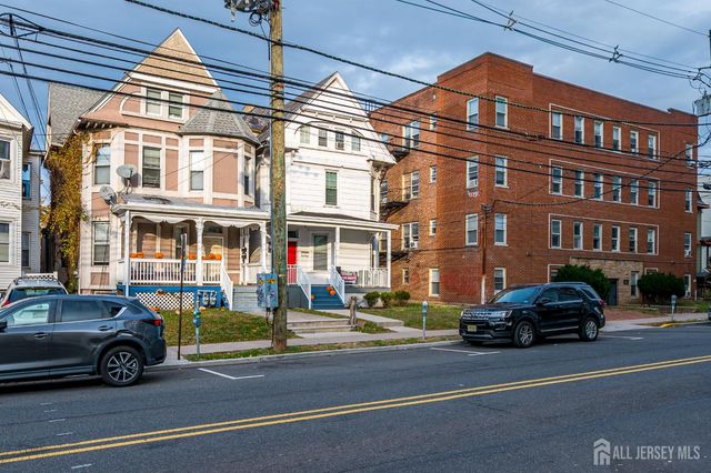 93 Easton Avenue, New Brunswick, NJ 08901