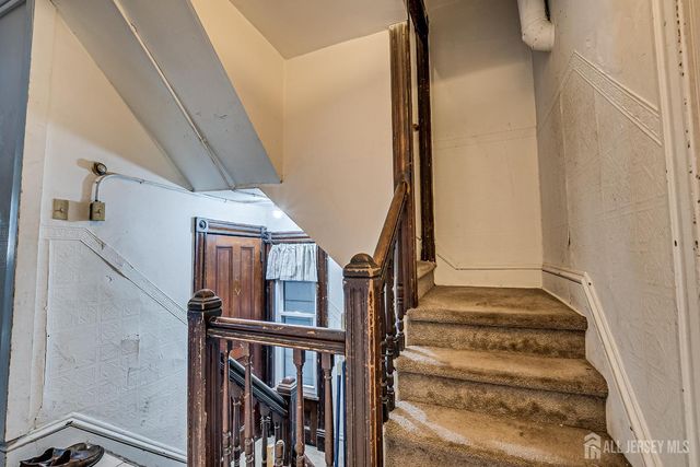 93 Easton Avenue, New Brunswick, NJ 08901