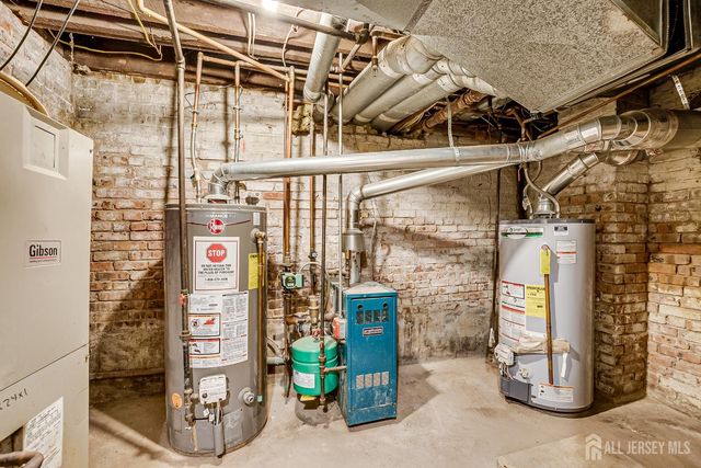 93 Easton Avenue, New Brunswick, NJ 08901