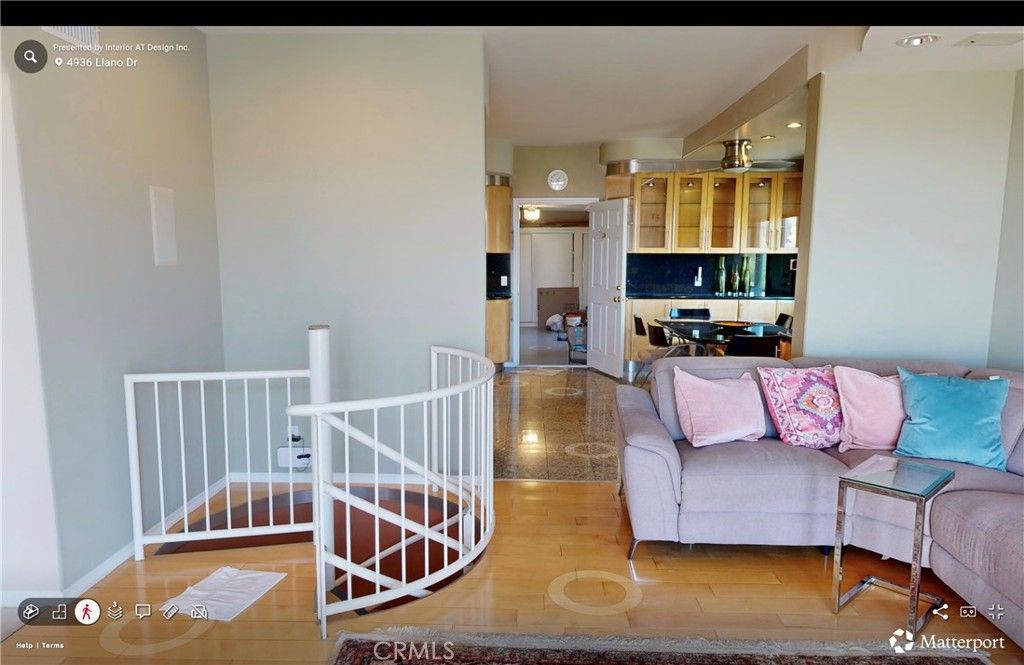 Image 11 of property listing at 4936 Llano, Woodland Hills, CA 91364