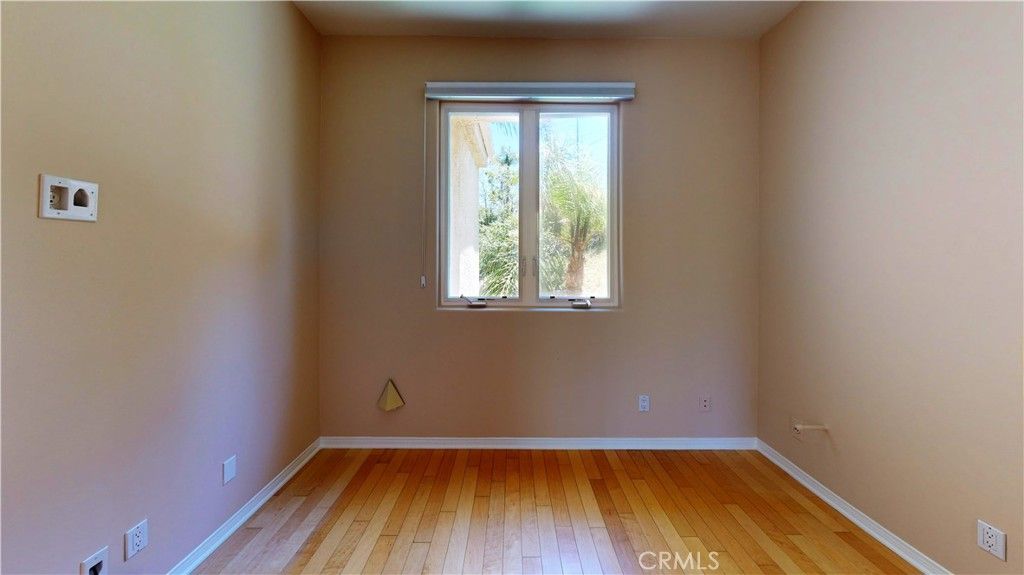Image 19 of property listing at 4936 Llano, Woodland Hills, CA 91364