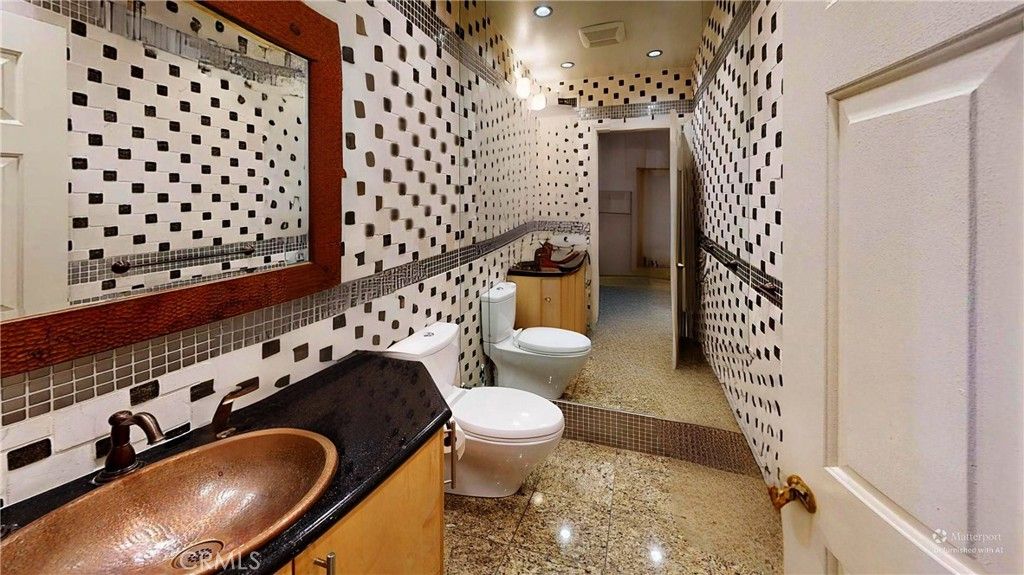 Image 37 of property listing at 4936 Llano, Woodland Hills, CA 91364