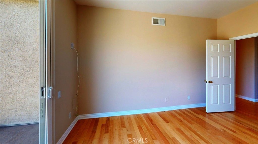 Image 42 of property listing at 4936 Llano, Woodland Hills, CA 91364