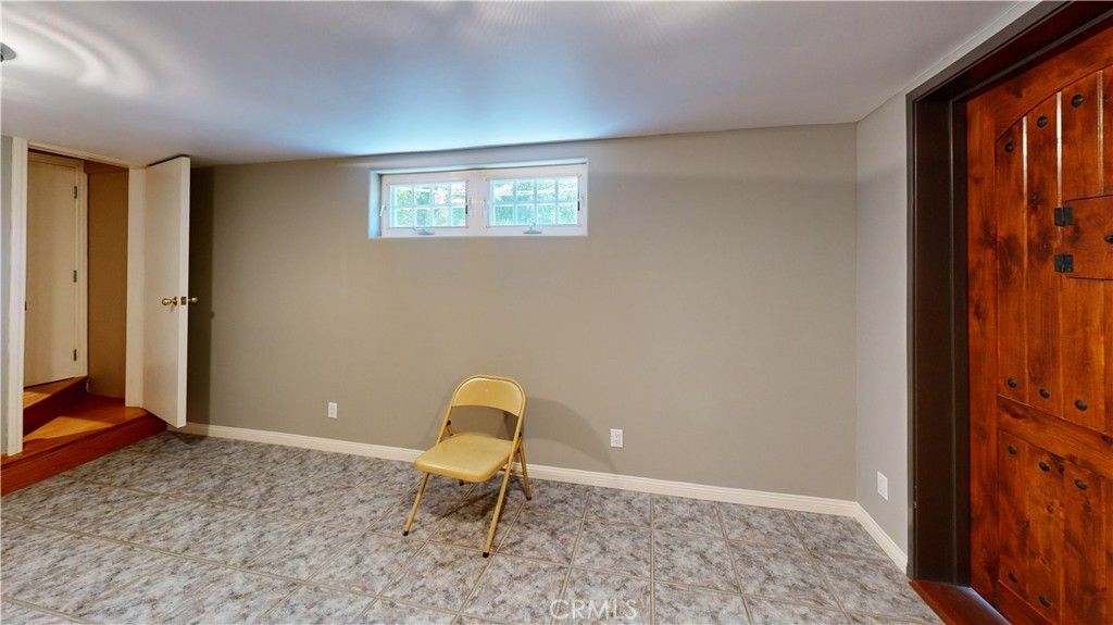 Image 44 of property listing at 4936 Llano, Woodland Hills, CA 91364