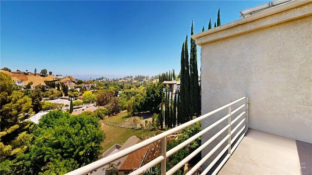 Image 47 of property listing at 4936 Llano, Woodland Hills, CA 91364