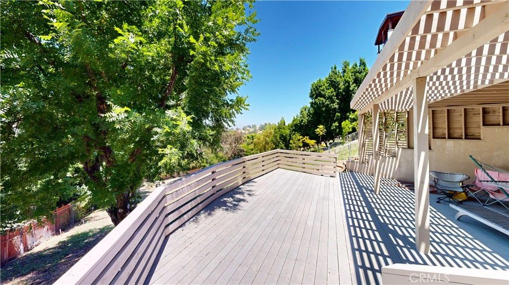Image 50 of property listing at 4936 Llano, Woodland Hills, CA 91364