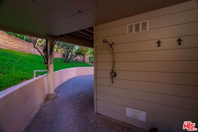 20207 Piedra Chica Road, Malibu, CA 90265