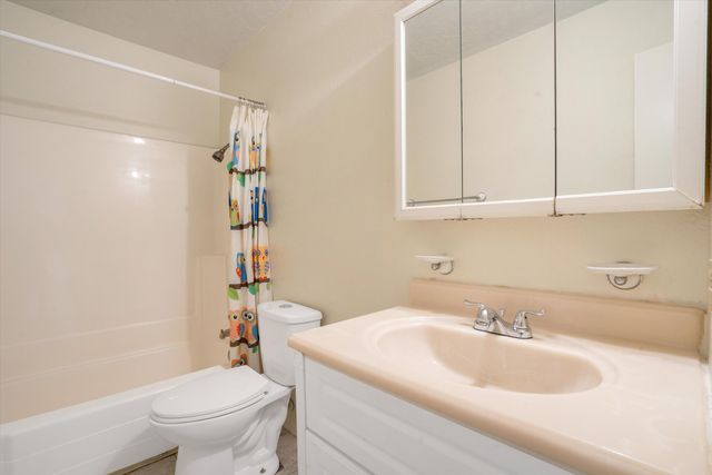 6505 MCKINNEY Drive NE, Albuquerque, NM 87109