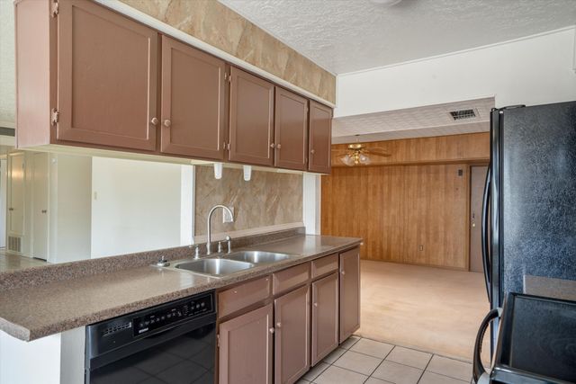 6505 MCKINNEY Drive NE, Albuquerque, NM 87109