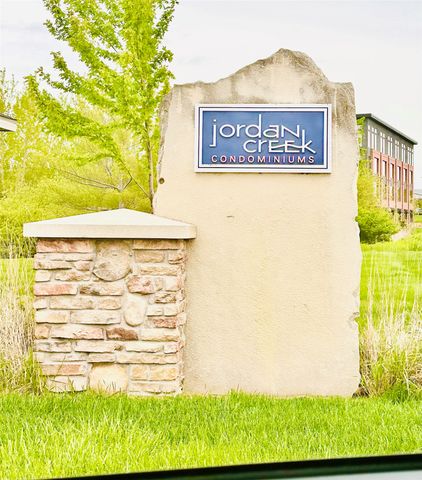 6350 Coachlight Drive 1304, West Des Moines, IA 50266