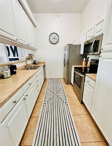 6350 Coachlight Drive 1304, West Des Moines, IA 50266