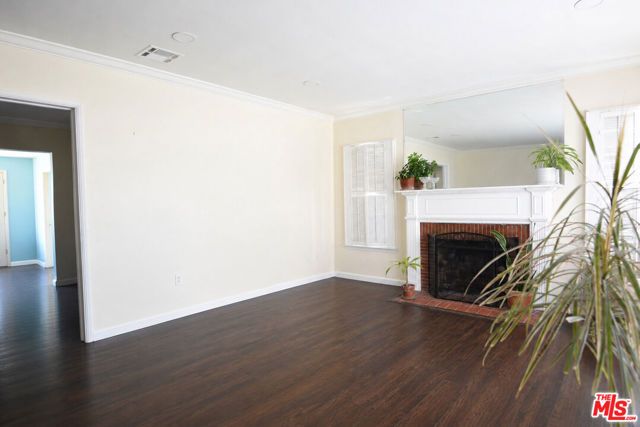 9116 S 5th Avenue, Inglewood, CA 90305