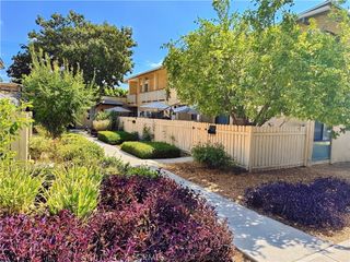 8060 Canby Avenue 2, Reseda, CA 91335