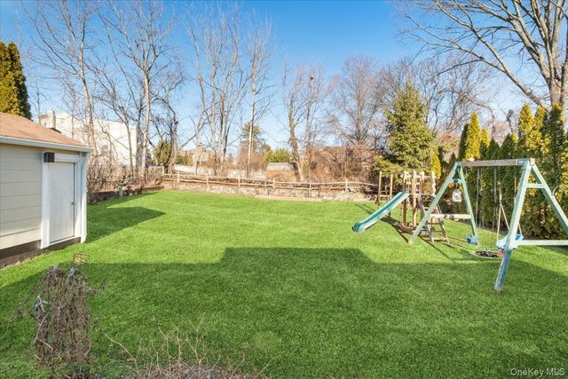 149 Hilburn Road, Scarsdale, NY 10583