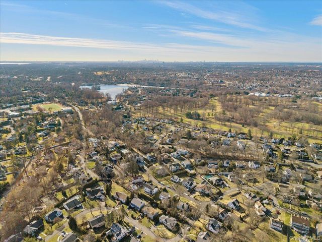 149 Hilburn Road, Scarsdale, NY 10583