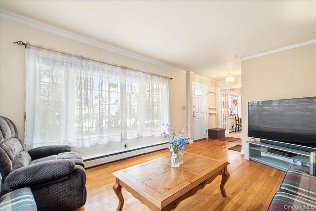 149 Hilburn Road, Scarsdale, NY 10583