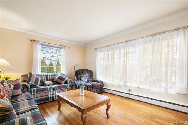 149 Hilburn Road, Scarsdale, NY 10583