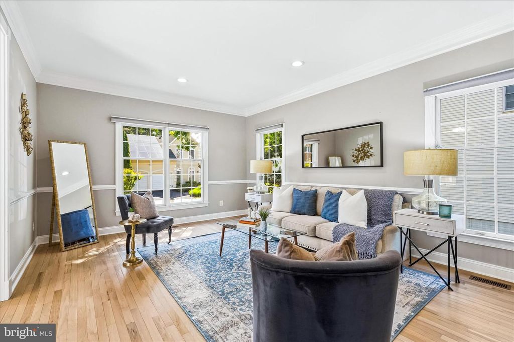 Image 12 of property listing at 10107 DAPHNEY HOUSE WAY, Rockville, MD 20850
