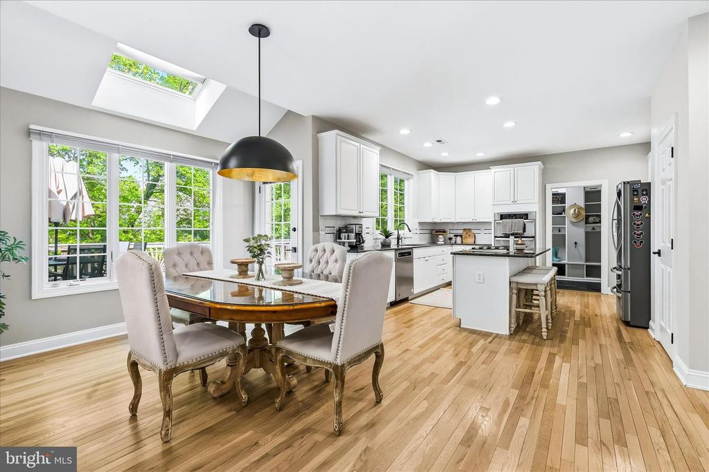 Image 23 of property listing at 10107 DAPHNEY HOUSE WAY, Rockville, MD 20850