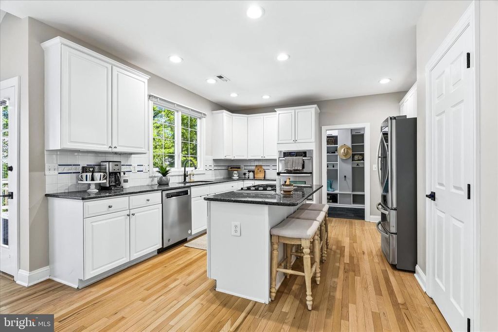 Image 25 of property listing at 10107 DAPHNEY HOUSE WAY, Rockville, MD 20850