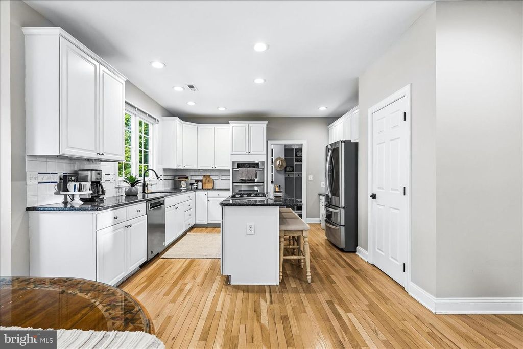 Image 26 of property listing at 10107 DAPHNEY HOUSE WAY, Rockville, MD 20850