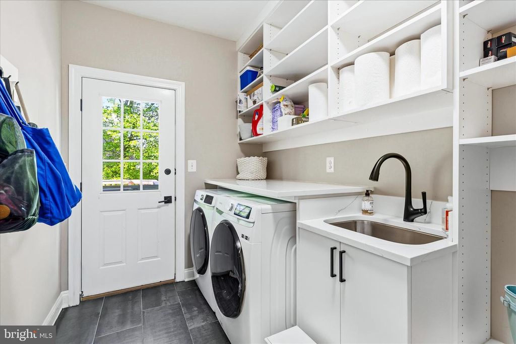 Image 31 of property listing at 10107 DAPHNEY HOUSE WAY, Rockville, MD 20850