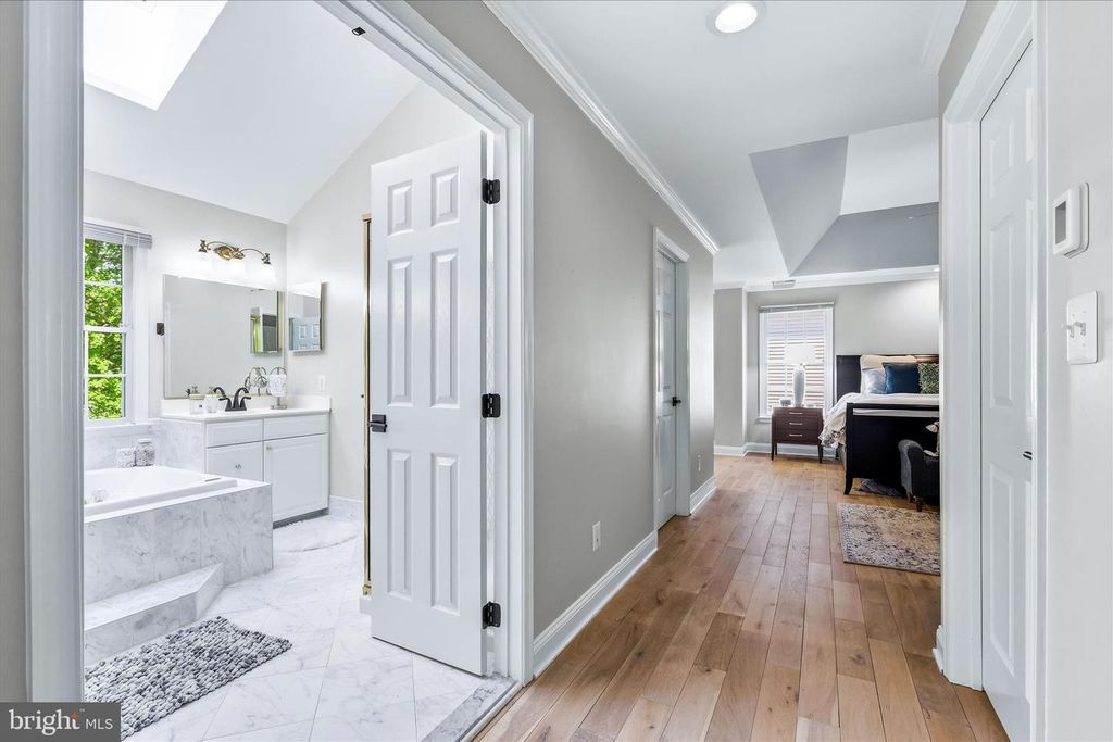 Image 36 of property listing at 10107 DAPHNEY HOUSE WAY, Rockville, MD 20850