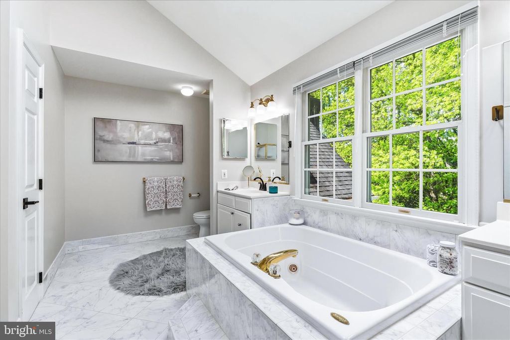 Image 42 of property listing at 10107 DAPHNEY HOUSE WAY, Rockville, MD 20850