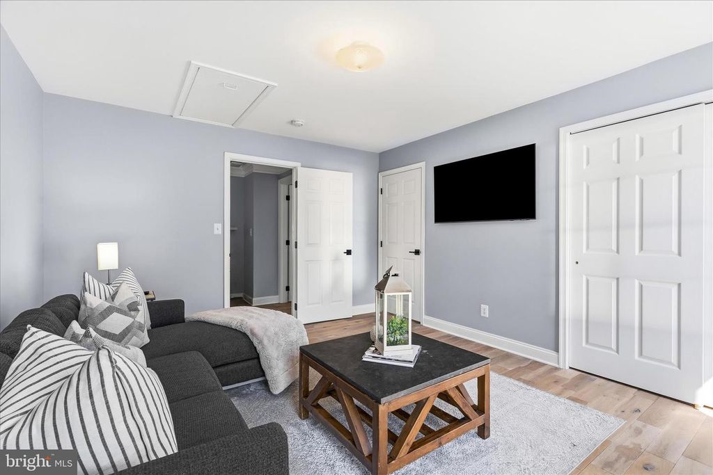 Image 45 of property listing at 10107 DAPHNEY HOUSE WAY, Rockville, MD 20850