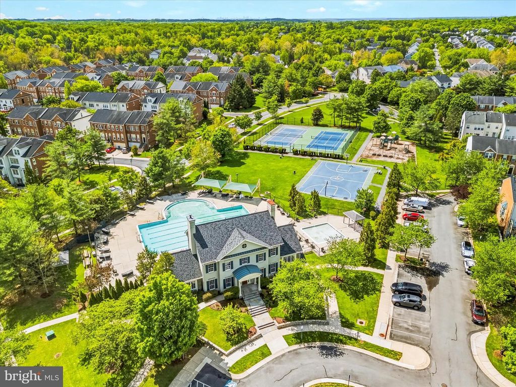 Image 78 of property listing at 10107 DAPHNEY HOUSE WAY, Rockville, MD 20850