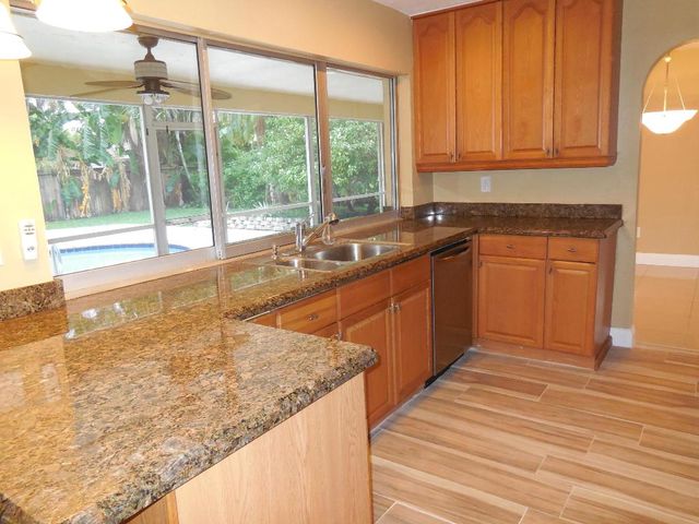 1681 Wyndcliff Drive, Wellington, FL 33414