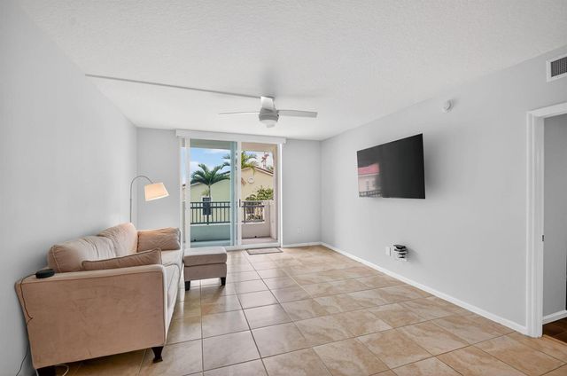 403 S Sapodilla Avenue 307, West Palm Beach, FL 33401