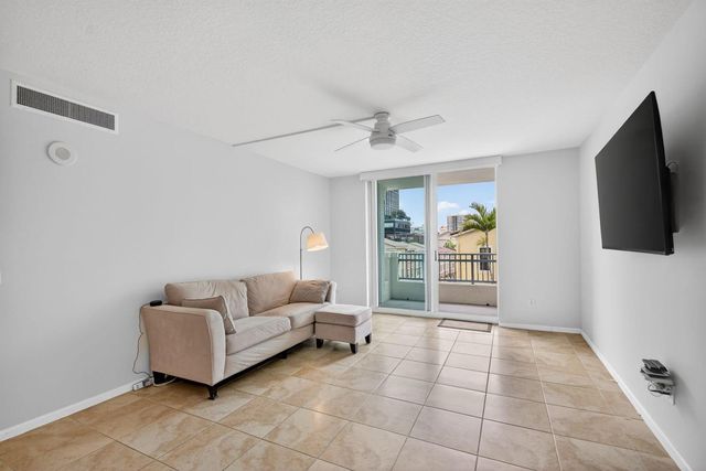 403 S Sapodilla Avenue 307, West Palm Beach, FL 33401