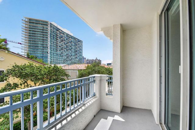 403 S Sapodilla Avenue 307, West Palm Beach, FL 33401