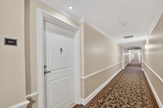 403 S Sapodilla Avenue 307, West Palm Beach, FL 33401