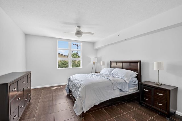 403 S Sapodilla Avenue 307, West Palm Beach, FL 33401