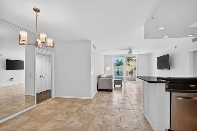 403 S Sapodilla Avenue 307, West Palm Beach, FL 33401