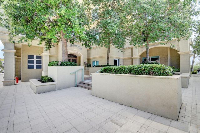 403 S Sapodilla Avenue 307, West Palm Beach, FL 33401